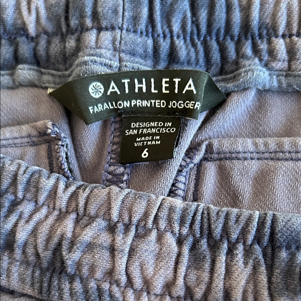 Athleta Farallon Camo Jogger in Purple-Blue, Women's 6 - Picture 2 of 11